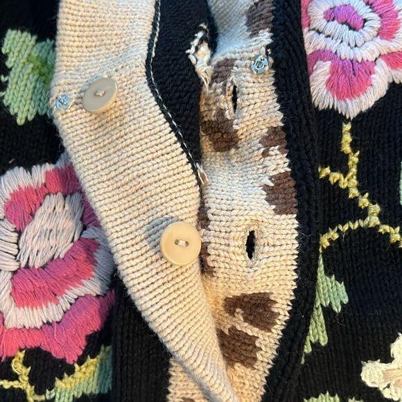 Vintage Storybook Knits Leopard in the Garden Floral Theme Sweater - Picture 10 of 14